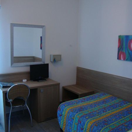Hotel Napoleon Pesaro Camera foto