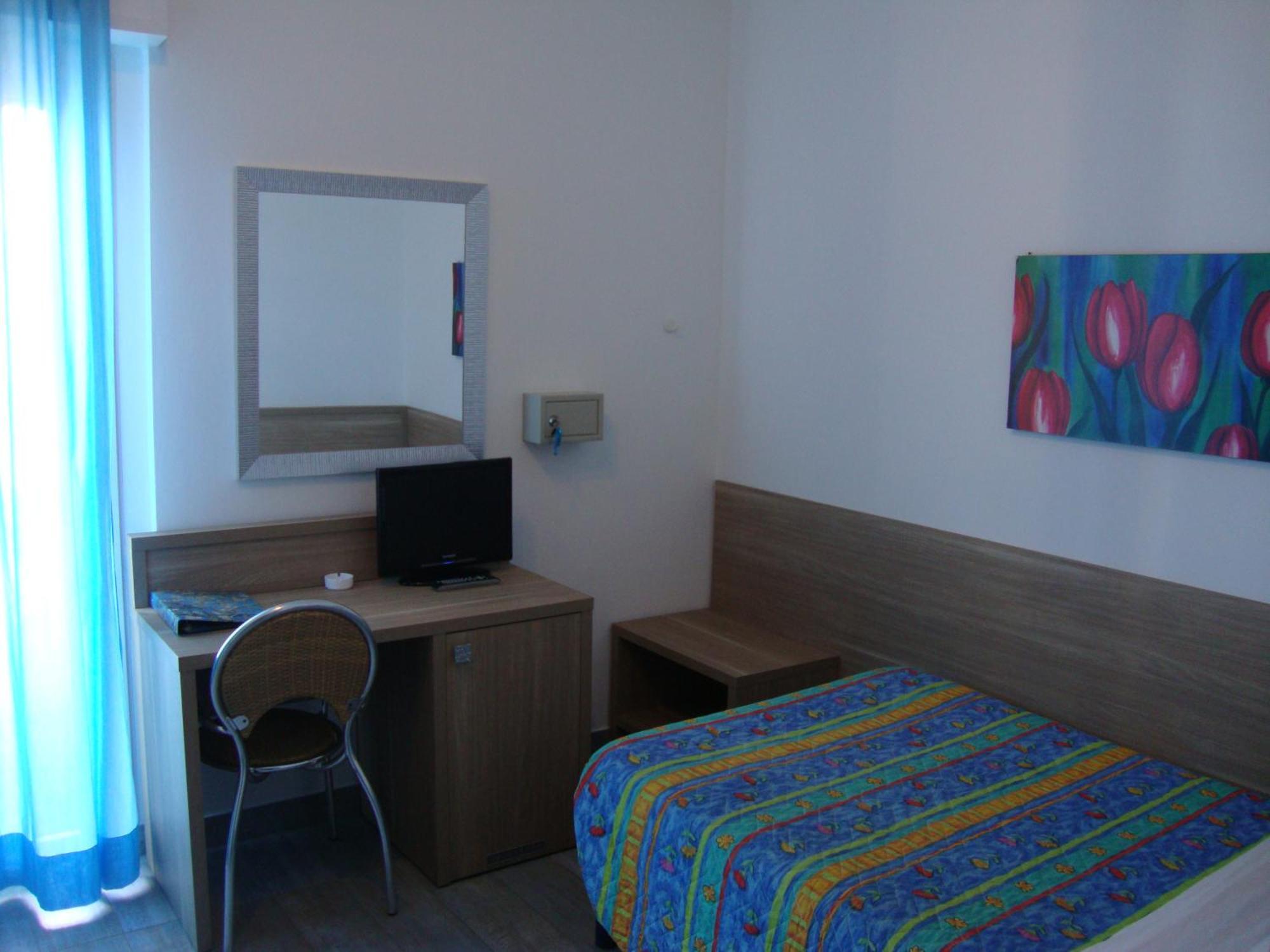 Hotel Napoleon Pesaro Camera foto