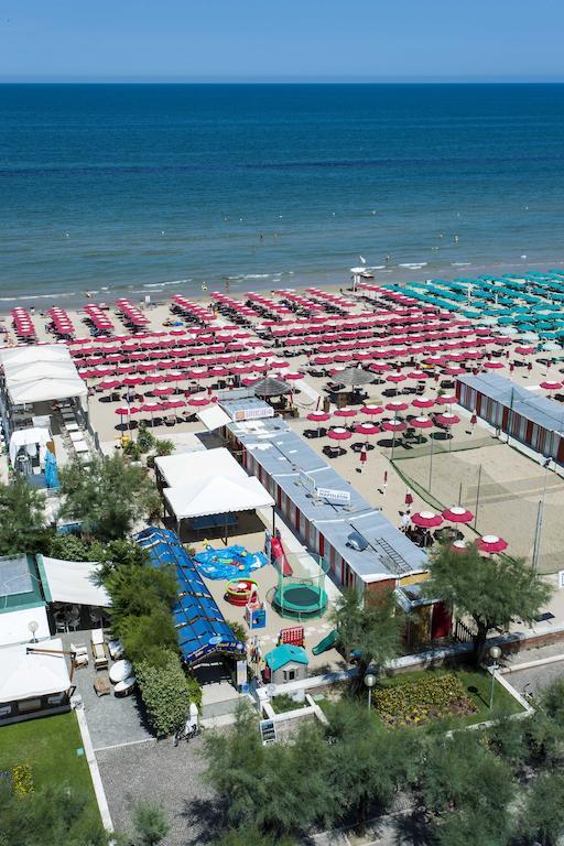 Hotel Napoleon Pesaro Esterno foto