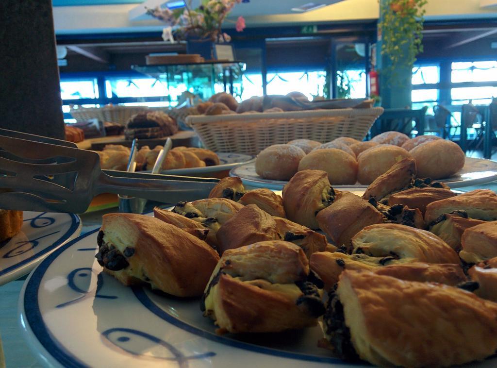 Hotel Napoleon Pesaro Esterno foto
