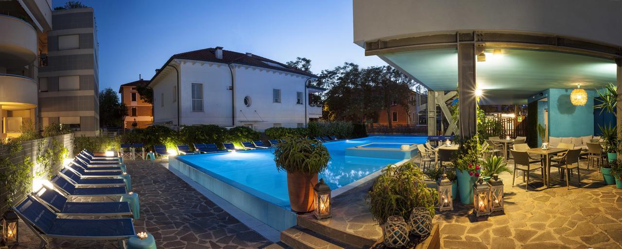 Hotel Napoleon Pesaro Esterno foto